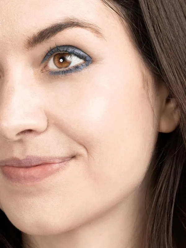 Au Naturale Swipe-on Essential Eye Pencil Deep Sea